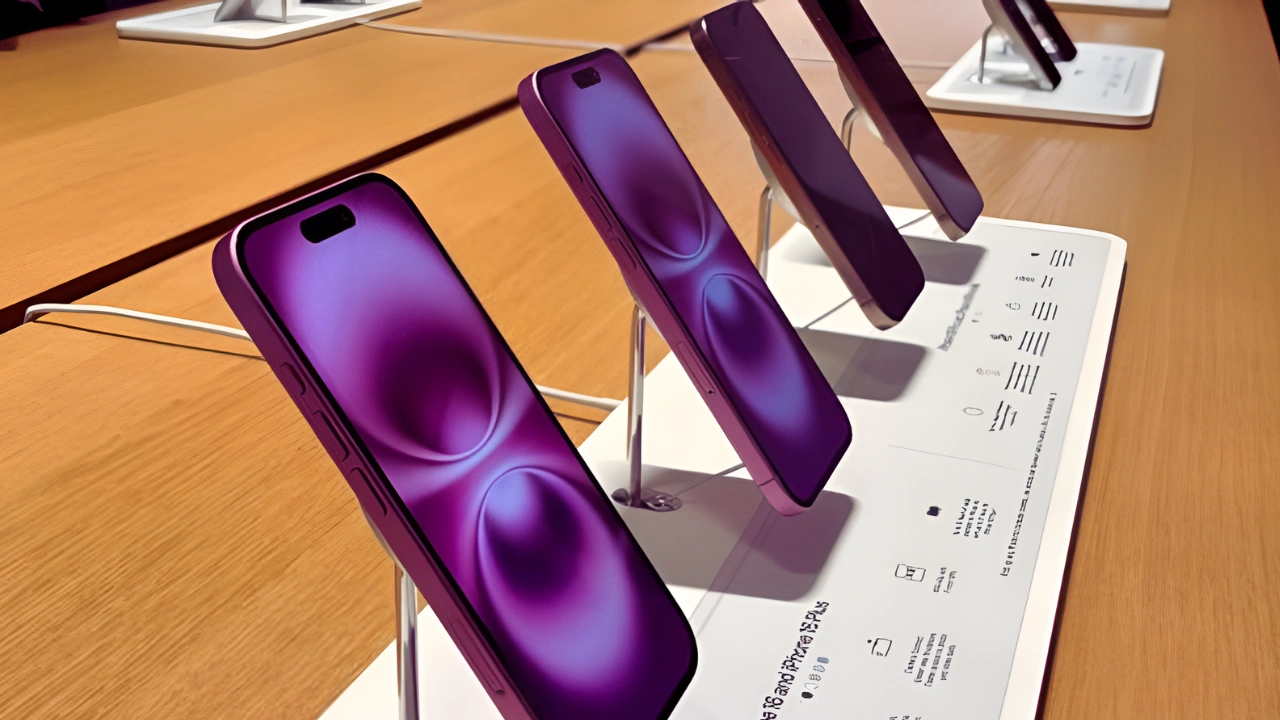 Indian iPhone Buyers Prefer Non-Pro Models and 128GB Storage: Croma Report